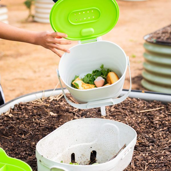 Kitchen Compost Caddy - Image 9